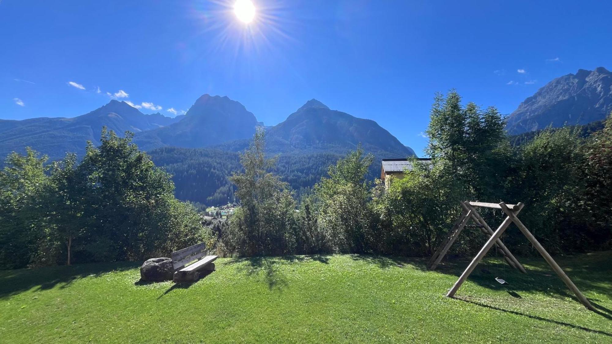 Aaa Chalet Allegra Rojo With Mountain View Scuol Exterior foto